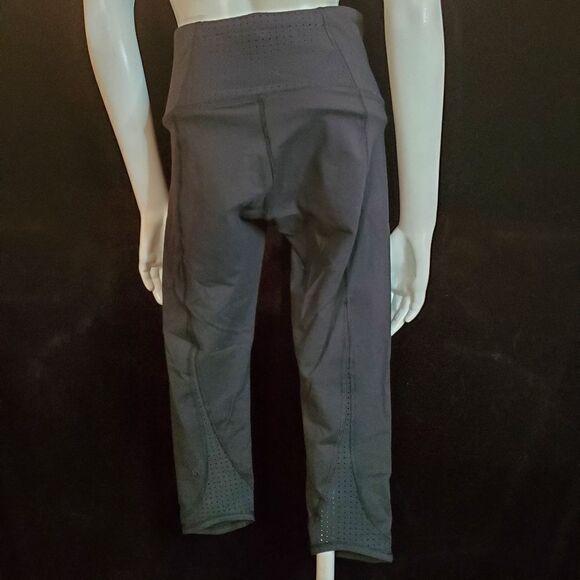 Lululemon Black Capris (6) - Picture 4 of 5